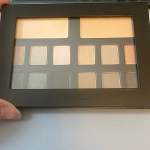 Quo Eyeshadow Pallet